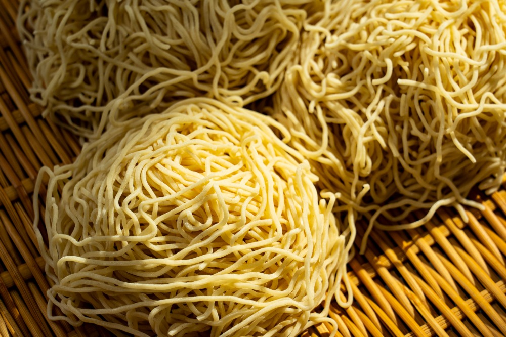 理由1麺｜丁寧に手もみする自家製麺