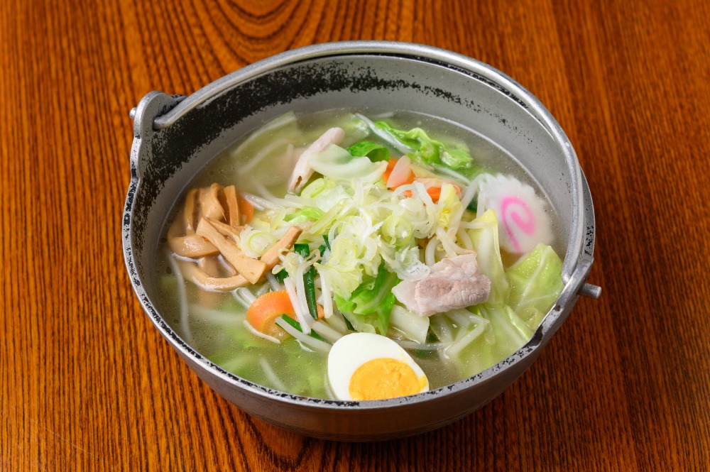 理由2スープ｜コトコト火加減で仕上げる澄んだ旨味